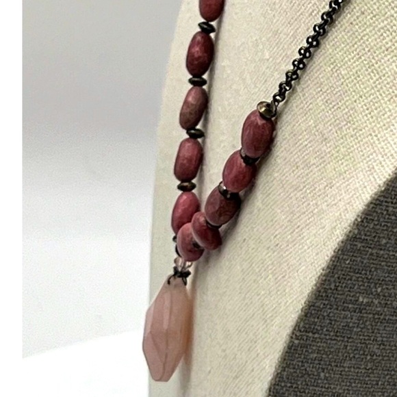 Peach Blossom Jade Beaded Necklace & Rose Quartz Pendant - Picture 4 of 7